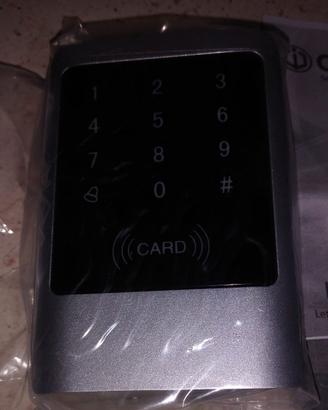 Tastiera per accesso doppia tecnologia