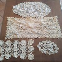 set di centrini in pizzo ricamati a mano