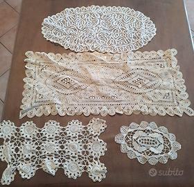 set di centrini in pizzo ricamati a mano