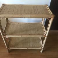 Mobile scaffale di midollino