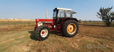 Trattore International 1055