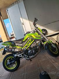 benelli tnt 125 naked