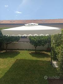 ombrellone 3x3 mai usato 