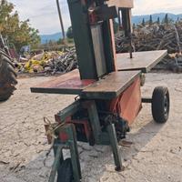 sega con spaccalegna