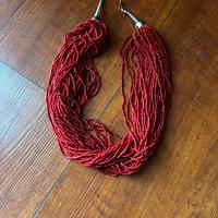 Collana vintage multifilo color rosso corallo