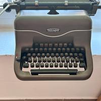 Macchina da scrivere Triumph  Matura
