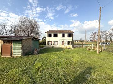 VILLA SINGOLA A TOMBOLO