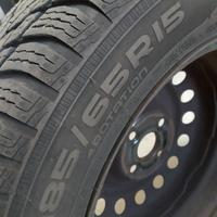4 Gomme da neve con cerchi 185/65 R15