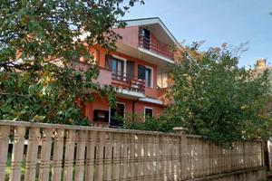 Appartamento su due livelli in bifamiliare