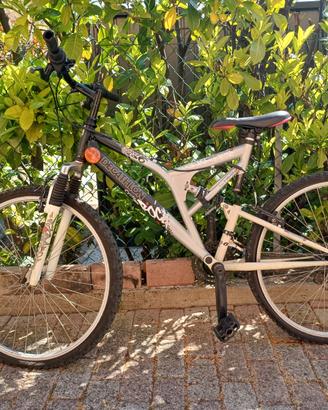 Mountain Bike Decathlon Rockrider Biammortizzata