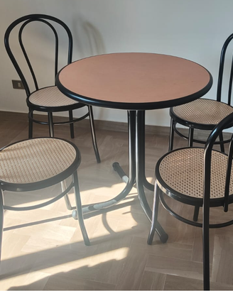 Set tovolo e sedie Tonet