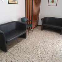 Coppia di divani a due posti