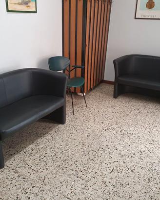Coppia di divani a due posti