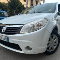 Dacia Sandero 1.4 8V GPL LAUREATE