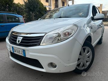 Dacia Sandero 1.4 8V GPL LAUREATE