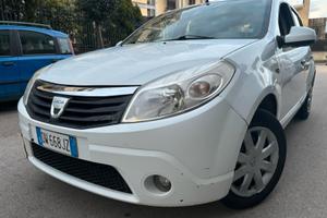 Dacia Sandero 1.4 8V GPL LAUREATE