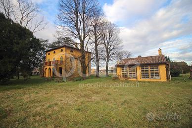 Villa d'epoca / indipendente - Castions di Strada