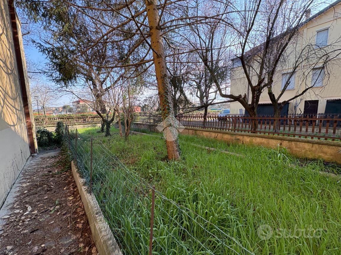 Casa – Bastia Umbra, Villaggio XXV Aprile, Santa Lucia - Altro