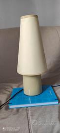 Lampada da tavolo moderna