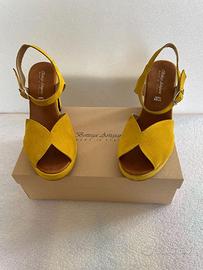 SANDALI CAMOSCIO N.39 - GIALLO OCRA