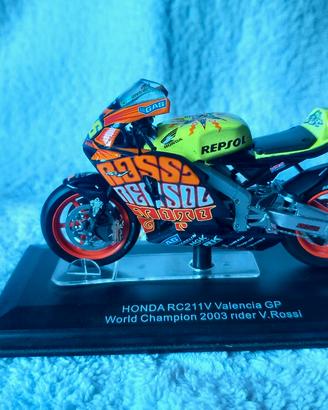 Modellino Honda RC211V Valentino Rossi