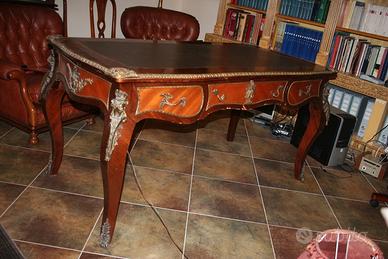 Scrivania in stile francese Luigi XV