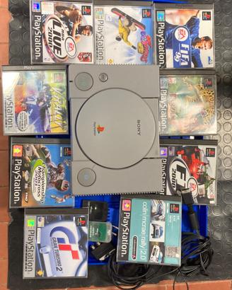 PlayStation funzionante con giochi