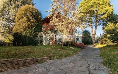 Villa Singola da Ristrutturare a Cislago