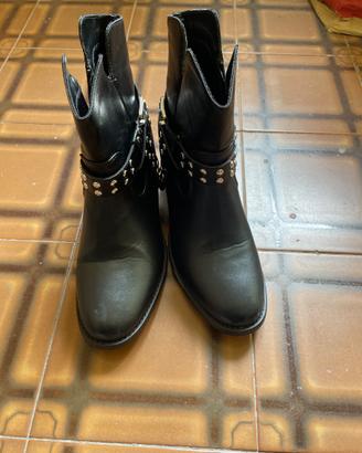 Stivaletti Biker Neri con Borchie n. 40