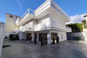 Villa di 300 m² con più di 5 locali a Boscotrecase