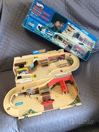 Hot Wheels  Service Center Vintage Auto Park