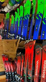 Sci, scarponi,snowboard e caschi
