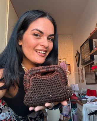 Borsa clutch marrone filato organza uncinetto