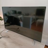 TV led 42' marca OK non smart nero con piedi