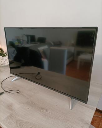 TV led 42' marca OK non smart nero con piedi