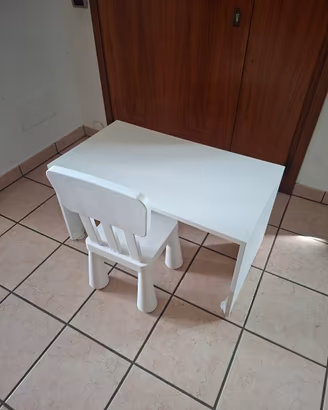 Scrivania sedia ikea bambino.
