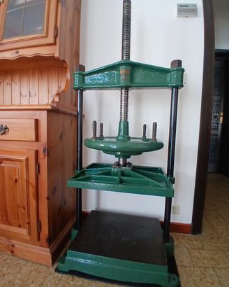 Antica pressa industriale 