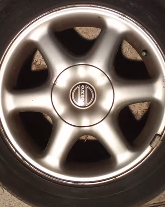 cerchi in lega 15 pollici Volvo