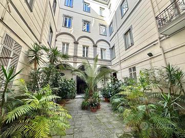 MULTILOCALE A NAPOLI