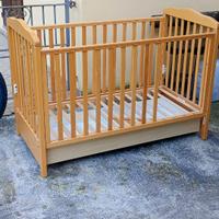 Lettino in legno