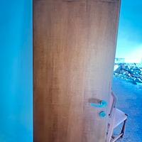 Porte da interno con maniglie nuove e chiavi