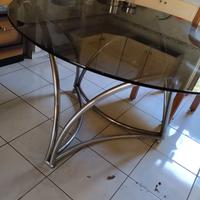 Tavolo con piano rotondo in cristallo cm 110fumé