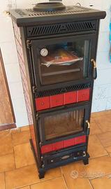 Stufa a legna WEKOS con forno verticale da 9 kW