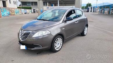 Lancia Ypsilon 1.2 5 p. GPL Ecochic NEOPATENTATI -