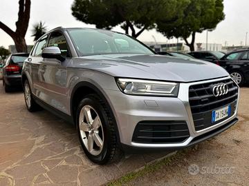 Audi Q5 35 TDI quattro S tronic Business