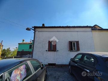 CASA SEMINDIPENDENTE A SOGLIANO AL RUBICONE