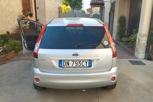 FORD FIESTA 1.2 BENZINA USATA "VISTA E PIACIUTA"