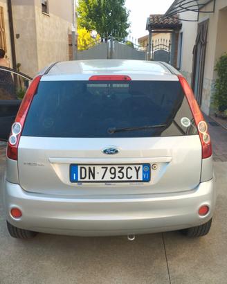 FORD FIESTA 1.2 BENZINA USATA "VISTA E PIACIUTA"