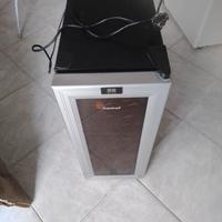 Cantinetta frigo per vini amstrad fr 270