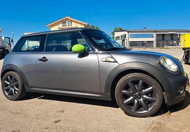 MINI ONE 2010